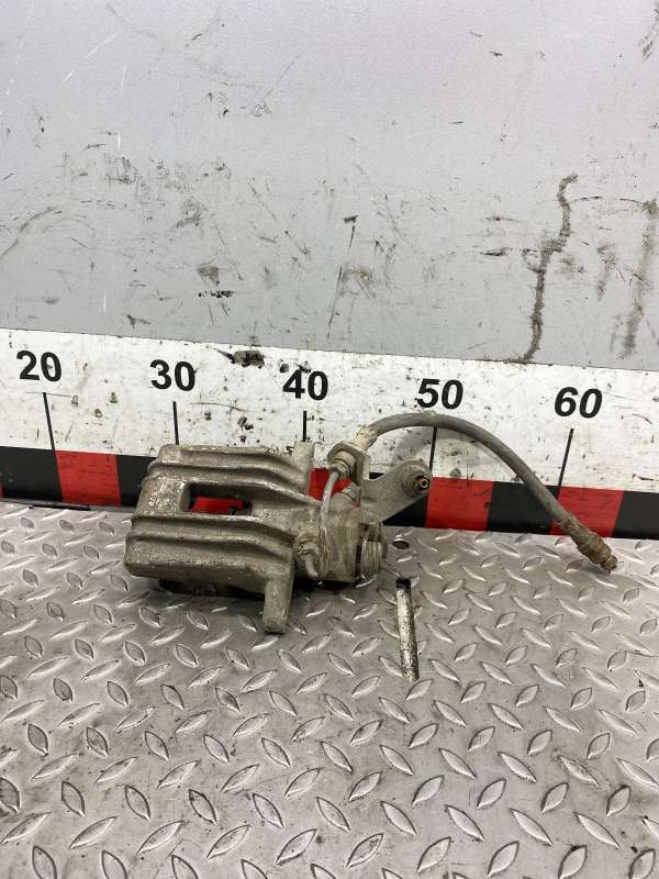 Суппорт задний правый Volkswagen Golf 2006г. | Фото № 1 Суппорт задний правый Volkswagen Golf 2006г. - Фото 1