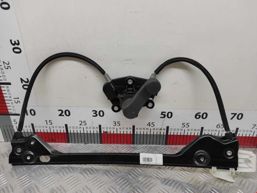 Стеклоподъемник механический двери задней правой Volkswagen Touran 1 (2003-2015) Минивэн 2006г. | Фото № 1 Стеклоподъемник механический двери задней правой Volkswagen Touran 1 (2003-2015) Минивэн 2006г. - Фото 1