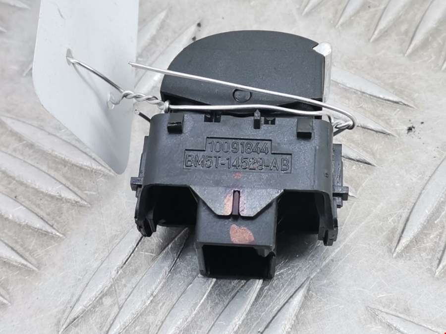 BM5T14529AB Кнопка стеклоподъемника Ford C-MAX 2 (2010-2019) Минивэн 2014г. | Фото № 2 BM5T14529AB Кнопка стеклоподъемника Ford C-MAX 2 (2010-2019) Минивэн 2014г. - Фото 2