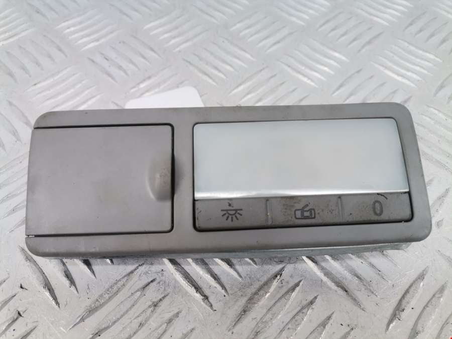 7L6947292B Плафон салонный Volkswagen Touareg 1 (2002-2010) Внедорожник 5дв. 2005г. | Фото № 1 7L6947292B Плафон салонный Volkswagen Touareg 1 (2002-2010) Внедорожник 5дв. 2005г. - Фото 1