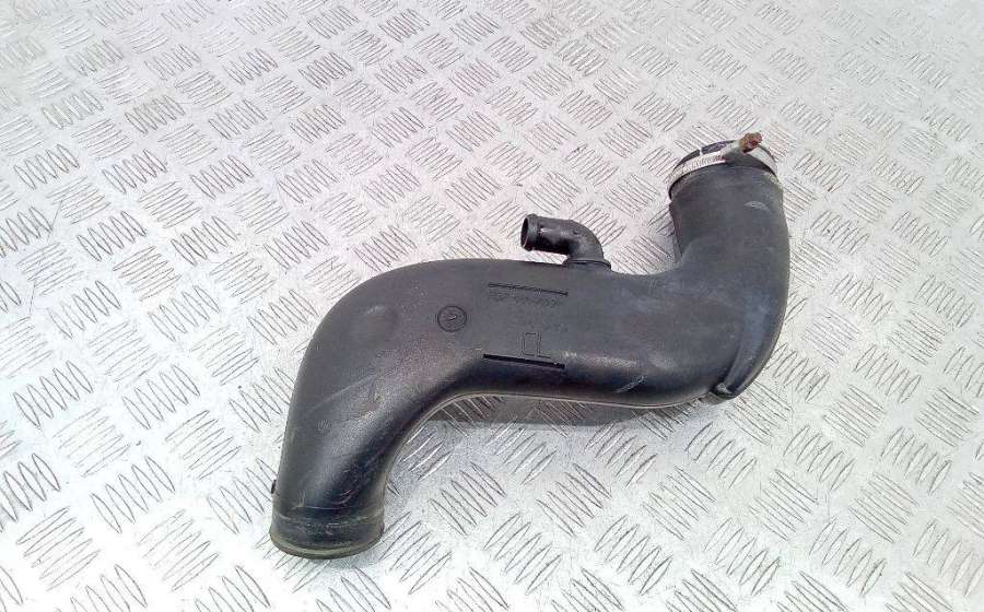 55560229 Патрубок воздушного фильтра  Opel Zafira 2006г. | Фото № 1  55560229 Патрубок воздушного фильтра  Opel Zafira 2006г. - Фото 1