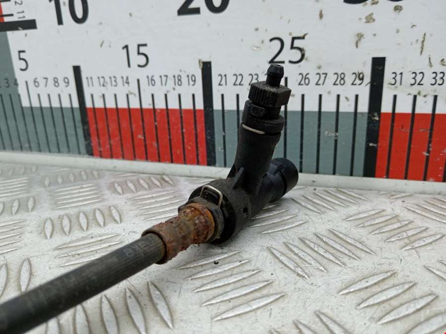 Трубка сцепления Volkswagen Passat 6 (2005-2010) Седан 2009г. | Фото № 3 Трубка сцепления Volkswagen Passat 6 (2005-2010) Седан 2009г. - Фото 3