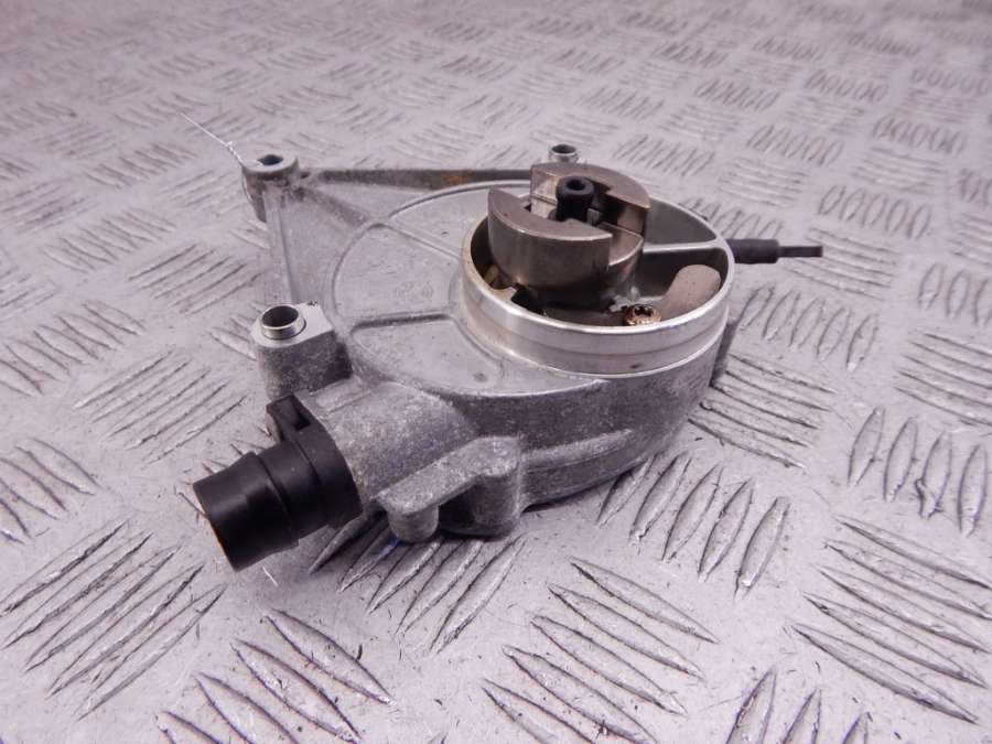 11 66 7 640 279 7640279 11 66 7 585 189 7585189 11 66 7 634 752 7634752 Насос вакуумный BMW 3-series (F30/31) 2013г. | Фото № 1 11 66 7 640 279 7640279 11 66 7 585 189 7585189 11 66 7 634 752 7634752 Насос вакуумный BMW 3-series (F30/31) 2013г. - Фото 1