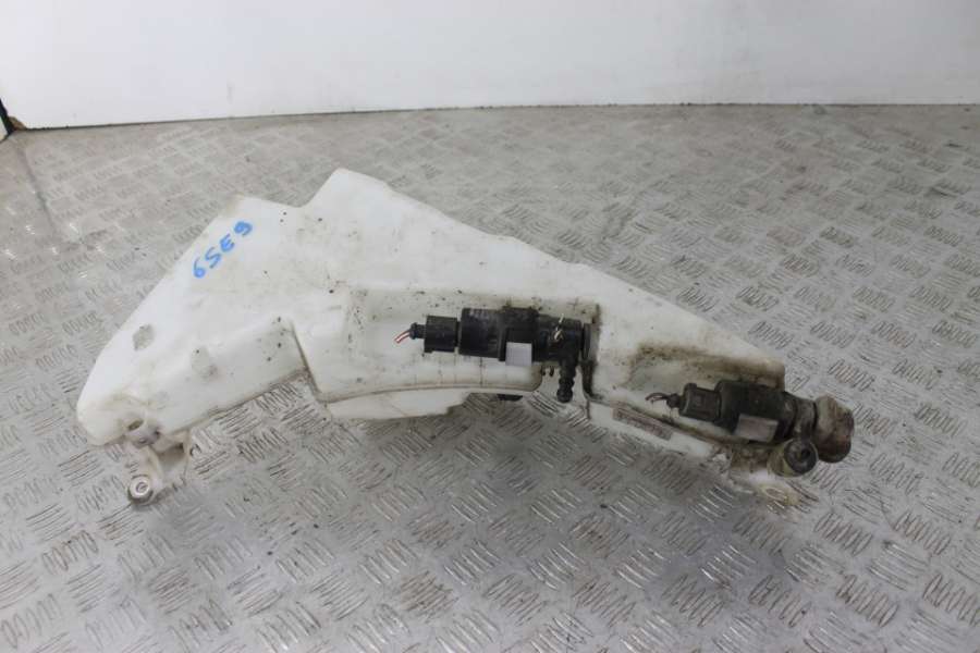 4F0955453R Бачок омывателя  Audi A6 универсал 2008г. | Фото № 2  4F0955453R Бачок омывателя  Audi A6 универсал 2008г. - Фото 2