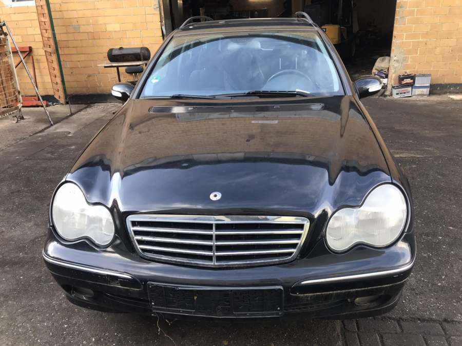 Накладка декоративная (молдинг) двери передней правой Mercedes C-Class (W203) (2000-2008) Универсал 2003г. | Фото № 4 Накладка декоративная (молдинг) двери передней правой Mercedes C-Class (W203) (2000-2008) Универсал 2003г. - Фото 4