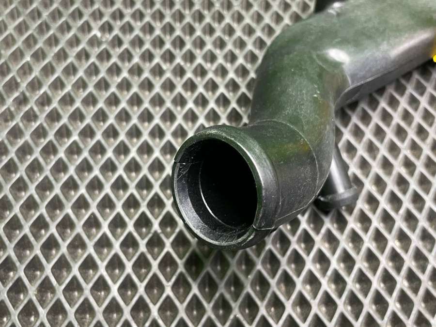 06E121045AS06E121030 Патрубок радиатора Audi Q7 4M 2015г. | Фото № 3 06E121045AS06E121030 Патрубок радиатора Audi Q7 4M 2015г. - Фото 3