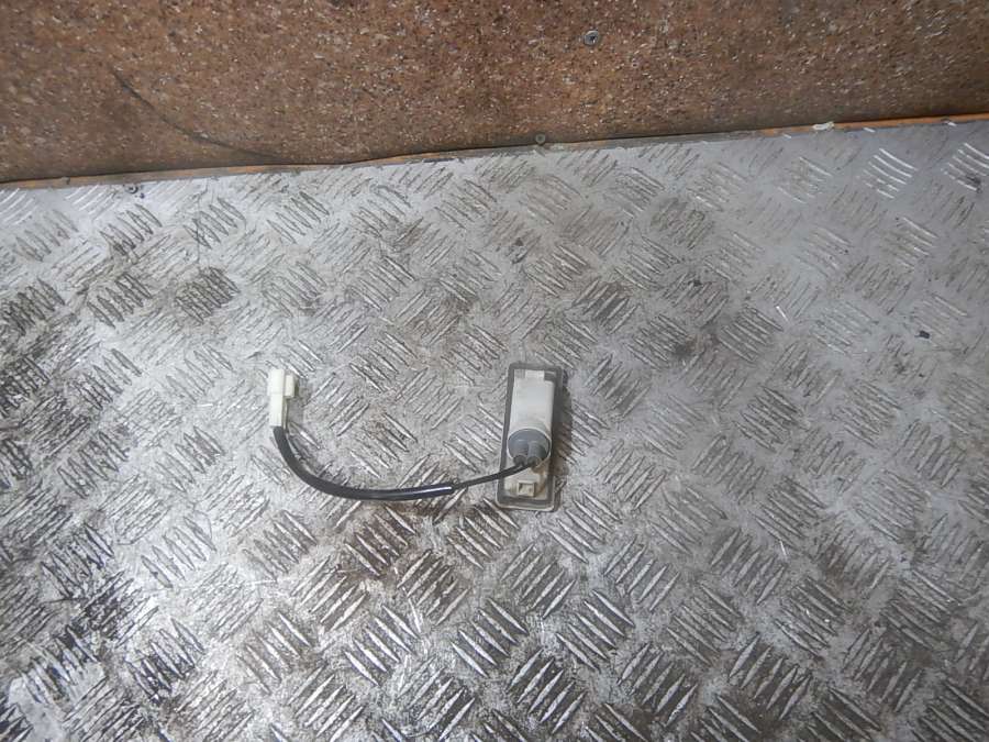 Фонарь подсветки номера Subaru Tribeca 0000г. | Фото № 2 Фонарь подсветки номера Subaru Tribeca 0000г. - Фото 2