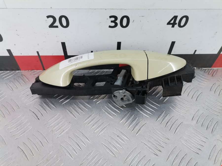 Ручка двери наружная задняя правая Ford Fiesta 6 (2008-2019) Хетчбэк 5дв. 2010г. | Фото № 2 Ручка двери наружная задняя правая Ford Fiesta 6 (2008-2019) Хетчбэк 5дв. 2010г. - Фото 2