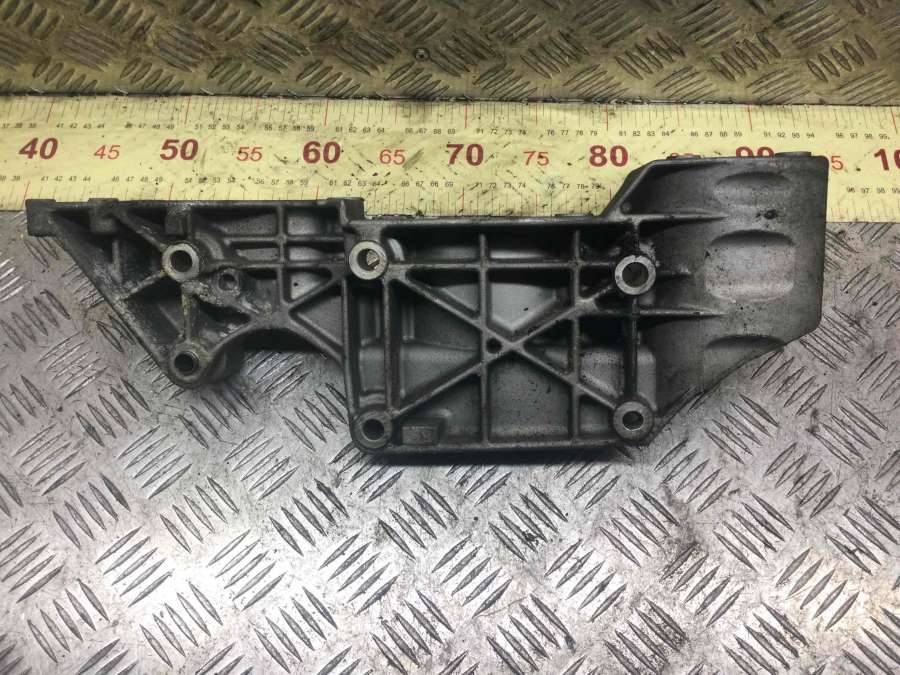 r045903143c R045903143c Кронштейн Volkswagen Bora Седан 2000г. | Фото № 3 r045903143c R045903143c Кронштейн Volkswagen Bora Седан 2000г. - Фото 3