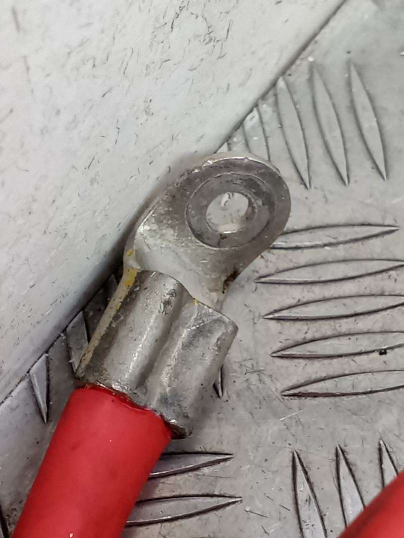 3.4148806112341E+17 Плюсовой провод аккумулятора BMW X3 внедорожник 5 дв. 2008г. | Фото № 9 3.4148806112341E+17 Плюсовой провод аккумулятора BMW X3 внедорожник 5 дв. 2008г. - Фото 9