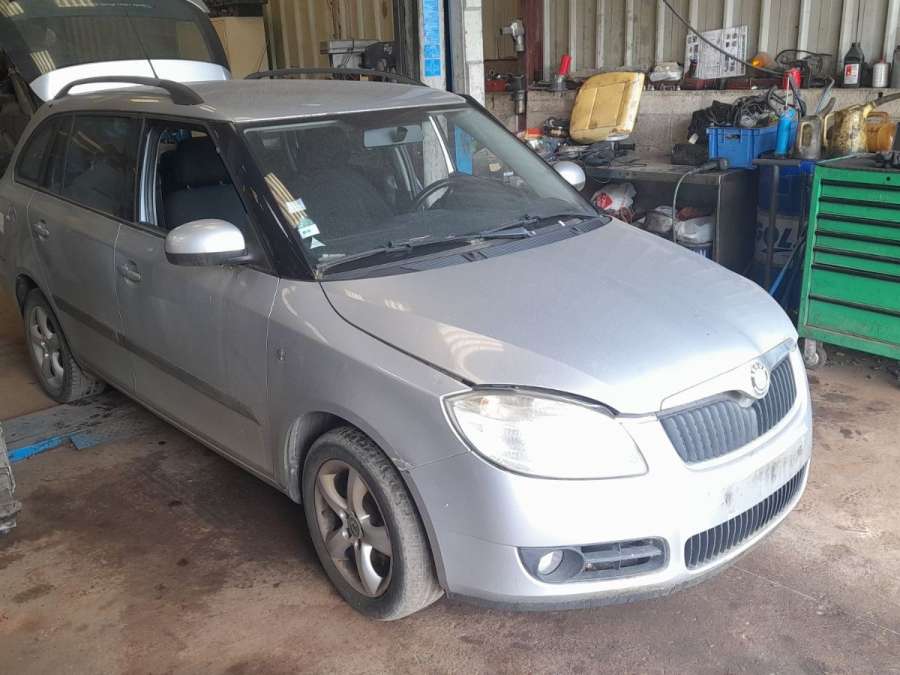 1K0837885A Ручка двери наружная передняя правая Skoda Fabia 2 (5J) (2007-2014) Универсал 2010г. | Фото № 8 1K0837885A Ручка двери наружная передняя правая Skoda Fabia 2 (5J) (2007-2014) Универсал 2010г. - Фото 8