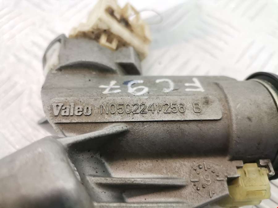 Замок зажигания Toyota Yaris 2 (2005-2011) Хетчбэк 3дв. 2009г. | Фото № 3 Замок зажигания Toyota Yaris 2 (2005-2011) Хетчбэк 3дв. 2009г. - Фото 3