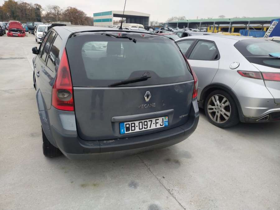8200500384 Патрубок воздушного фильтра (гофра инжектора) Renault Megane 2 (2002-2009) Универсал 2006г. | Фото № 10 8200500384 Патрубок воздушного фильтра (гофра инжектора) Renault Megane 2 (2002-2009) Универсал 2006г. - Фото 10
