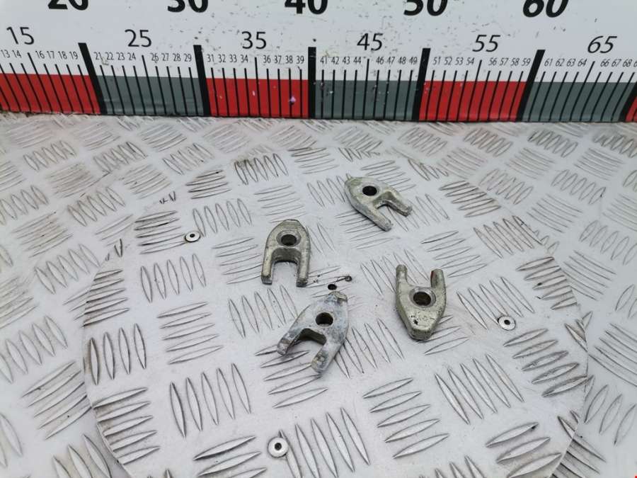 Крепление форсунки Renault Laguna 3 (2007-2010) Хетчбэк 5дв. 2008г. | Фото № 2 Крепление форсунки Renault Laguna 3 (2007-2010) Хетчбэк 5дв. 2008г. - Фото 2