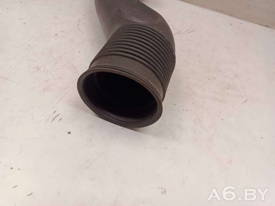 1371-2246313 Патрубок воздушного фильтра BMW 5 E39 2000г. | Фото № 4 1371-2246313 Патрубок воздушного фильтра BMW 5 E39 2000г. - Фото 4