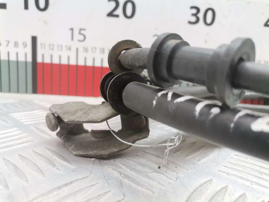 Тросик стояночного тормоза Opel Astra G (1998-2004) Хетчбэк 5дв. 1999г. | Фото № 2 Тросик стояночного тормоза Opel Astra G (1998-2004) Хетчбэк 5дв. 1999г. - Фото 2