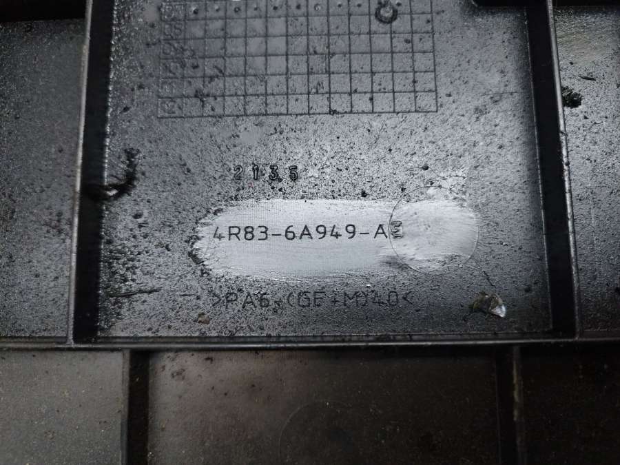 4R83-6A949-AE Декоративная крышка двигателя Jaguar XF X250 250 2008г. | Фото № 3 4R83-6A949-AE Декоративная крышка двигателя Jaguar XF X250 250 2008г. - Фото 3