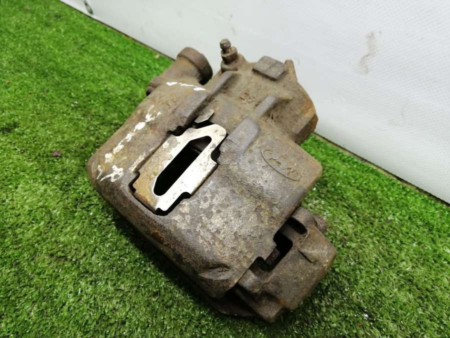 Суппорт тормозной передний правый Ford Escort 5 1993г. | Фото № 4 Суппорт тормозной передний правый Ford Escort 5 1993г. - Фото 4