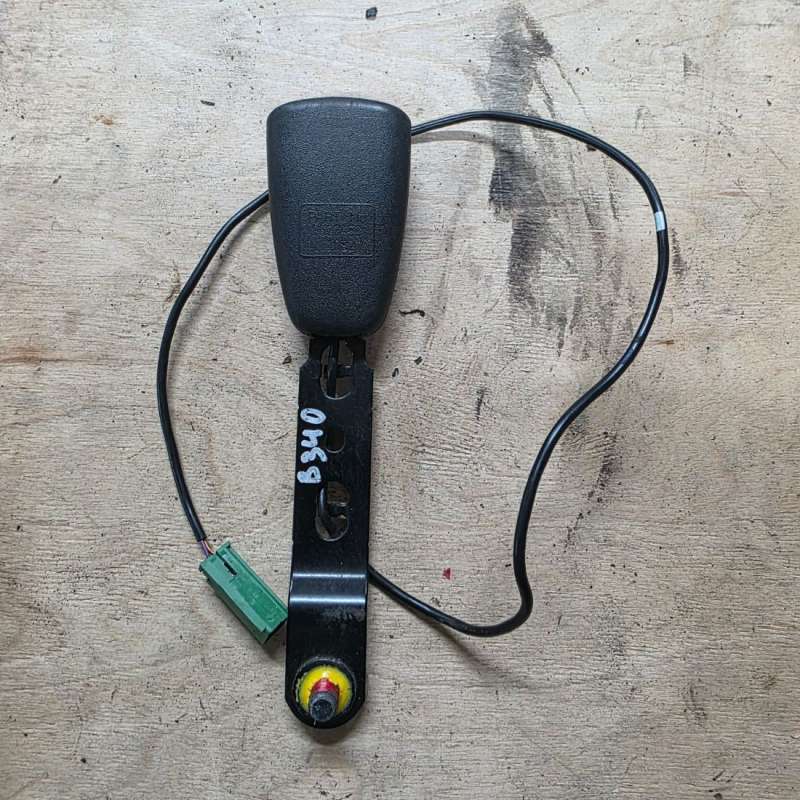 Замок ремня безопасности Volvo XC60 1 2011г. | Фото № 1 Замок ремня безопасности Volvo XC60 1 2011г. - Фото 1