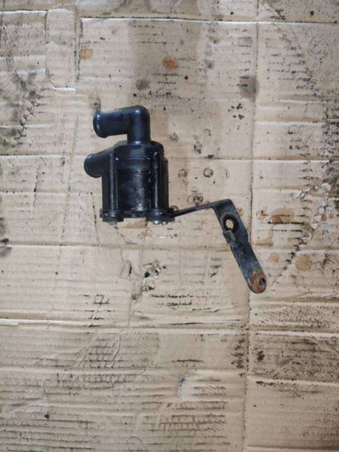 Насос антифриза (помпа) Volkswagen Golf 6 2009г. | Фото № 1 Насос антифриза (помпа) Volkswagen Golf 6 2009г. - Фото 1