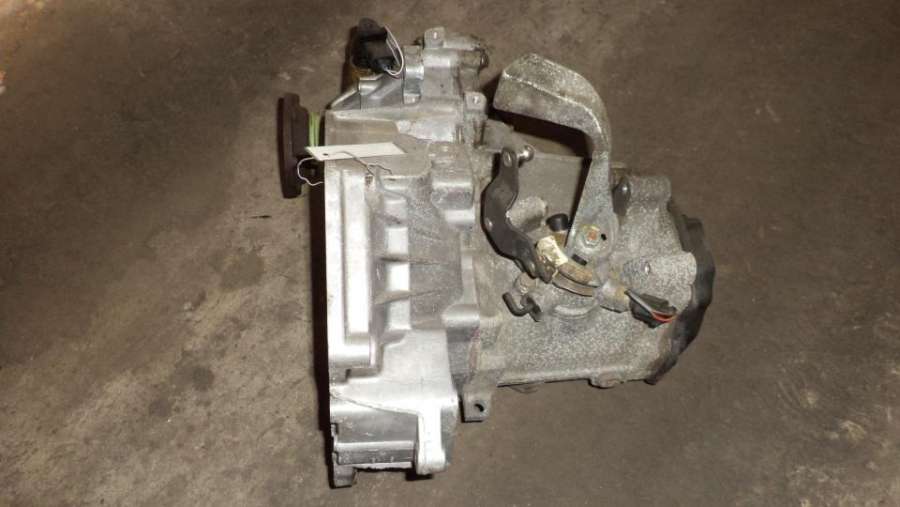 КПП механическая (МКПП) Volkswagen Golf 4 поколение 2000г. | Фото № 6 КПП механическая (МКПП) Volkswagen Golf 4 поколение 2000г. - Фото 6