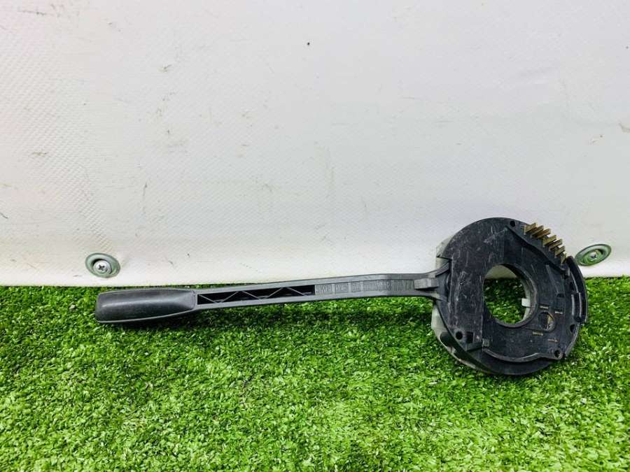 Переключатель подрулевой поворотов Volkswagen Golf II 1992г. | Фото № 5 Переключатель подрулевой поворотов Volkswagen Golf II 1992г. - Фото 5