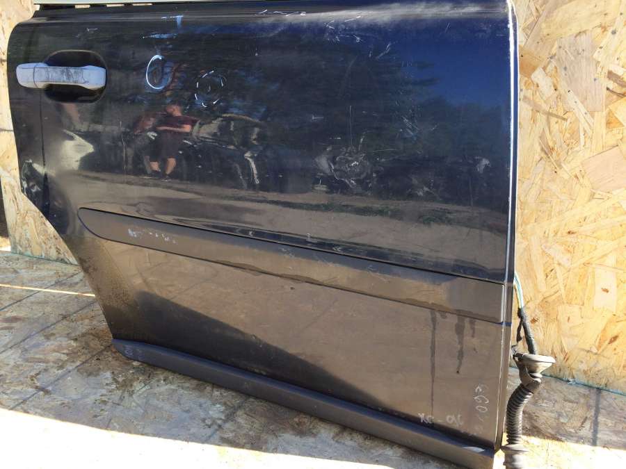 Дверь задняя правая Volvo XC90 Джип 2003г. | Фото № 5 Дверь задняя правая Volvo XC90 Джип 2003г. - Фото 5