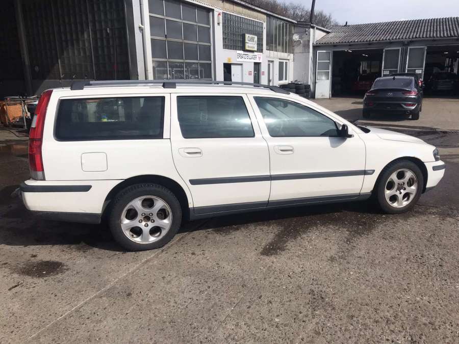 Суппорт задний левый Volvo V70 2 (2000-2007) Универсал 2002г. | Фото № 9 Суппорт задний левый Volvo V70 2 (2000-2007) Универсал 2002г. - Фото 9