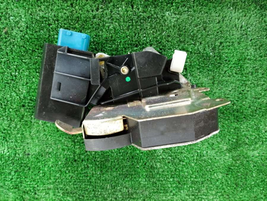 8353011 Замок двери задней правой R BMW 5 E34 1994г. | Фото № 4 8353011 Замок двери задней правой R BMW 5 E34 1994г. - Фото 4