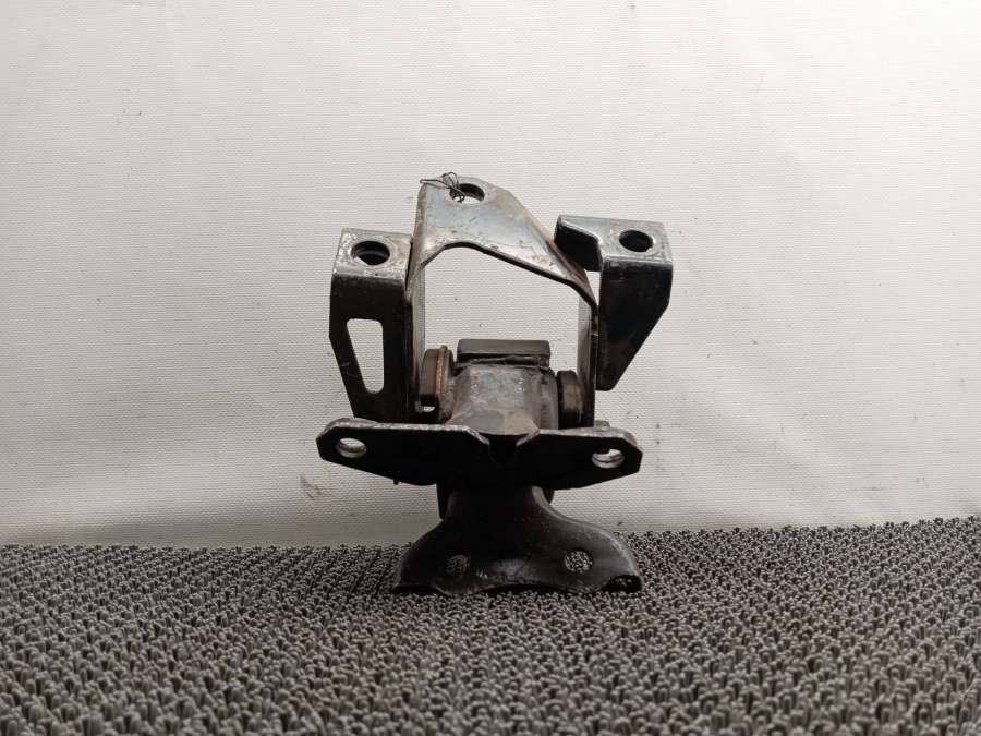 Подушка крепления двигателя Mazda 6 GG хэтчбек 2003г. | Фото № 4 Подушка крепления двигателя Mazda 6 GG хэтчбек 2003г. - Фото 4