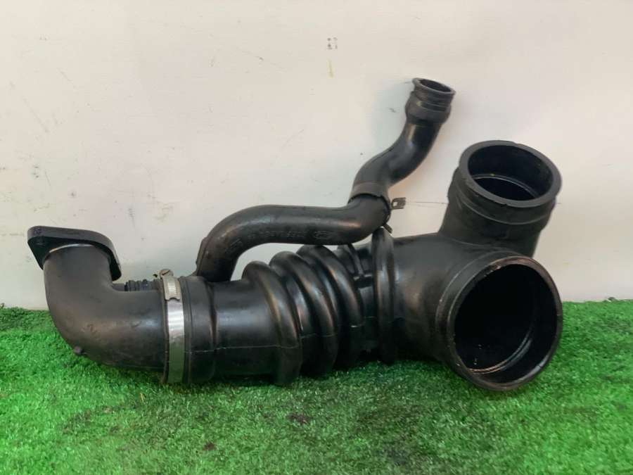 93BB-9C623JBRFN Патрубок воздушного фильтра Ford Mondeo универсал 1995г. | Фото № 4 93BB-9C623JBRFN Патрубок воздушного фильтра Ford Mondeo универсал 1995г. - Фото 4