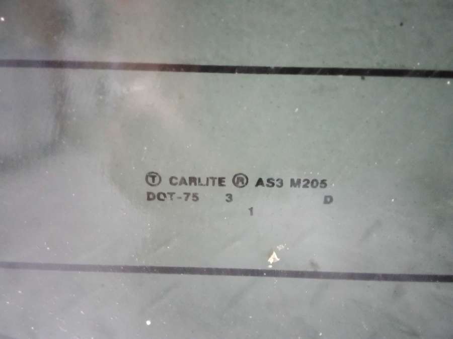 Стекло заднее  Lincoln Navigator Джип 2003г. | Фото № 3   Стекло заднее  Lincoln Navigator Джип 2003г. - Фото 3