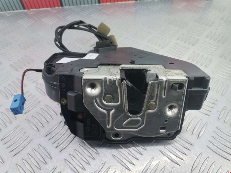 2037300235 Замок двери задней правой Mercedes C-Class (W203) (2000-2008) Универсал 2003г. | Фото № 3 2037300235 Замок двери задней правой Mercedes C-Class (W203) (2000-2008) Универсал 2003г. - Фото 3