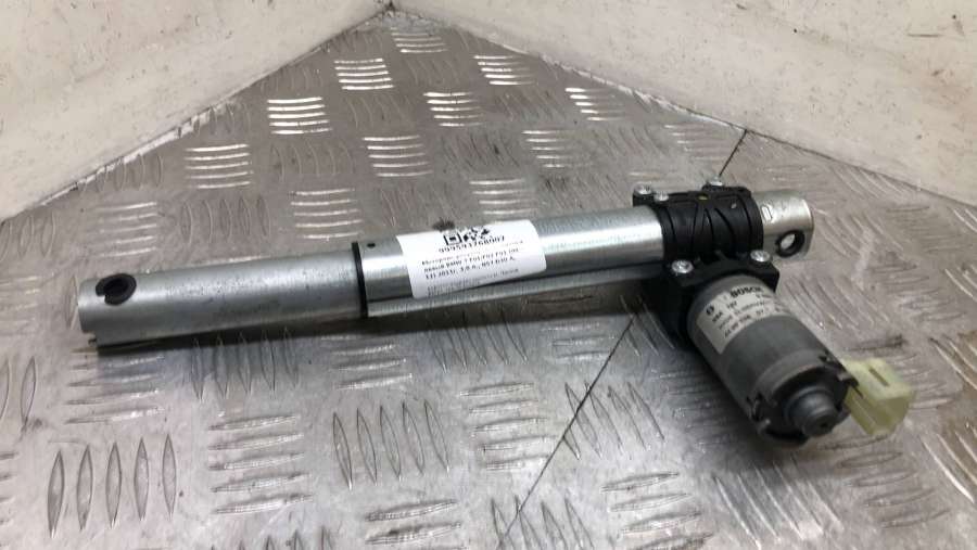 5.2109168757917E+17 Моторчик регулировки сиденья левый BMW 7 седан 2011г. | Фото № 1 5.2109168757917E+17 Моторчик регулировки сиденья левый BMW 7 седан 2011г. - Фото 1