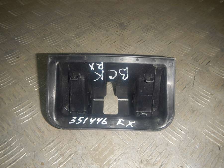 693210E070 Накладка (кузов внутри)  Lexus Rx 0000г. | Фото № 3  693210E070 Накладка (кузов внутри)  Lexus Rx 0000г. - Фото 3