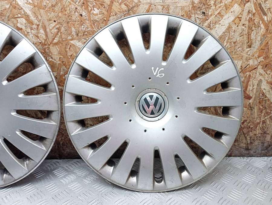 3C0601147B Колпак колесный  Volkswagen Passat B7 2013г. | Фото № 3  3C0601147B Колпак колесный  Volkswagen Passat B7 2013г. - Фото 3