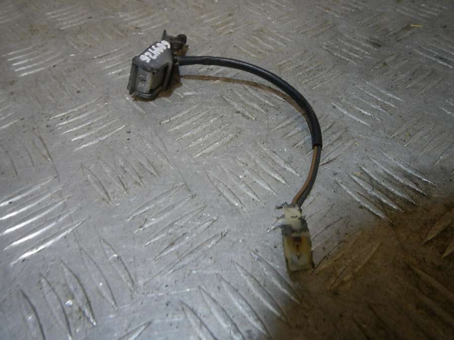 6E0955986B Форсунка омывателя лобового стекла  Volkswagen Polo 0000г. | Фото № 4  6E0955986B Форсунка омывателя лобового стекла  Volkswagen Polo 0000г. - Фото 4
