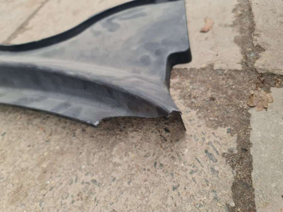 3C1819404A Решетка стеклоочистителя (Дождевик) Volkswagen Passat B6 2008г. | Фото № 2 3C1819404A Решетка стеклоочистителя (Дождевик) Volkswagen Passat B6 2008г. - Фото 2