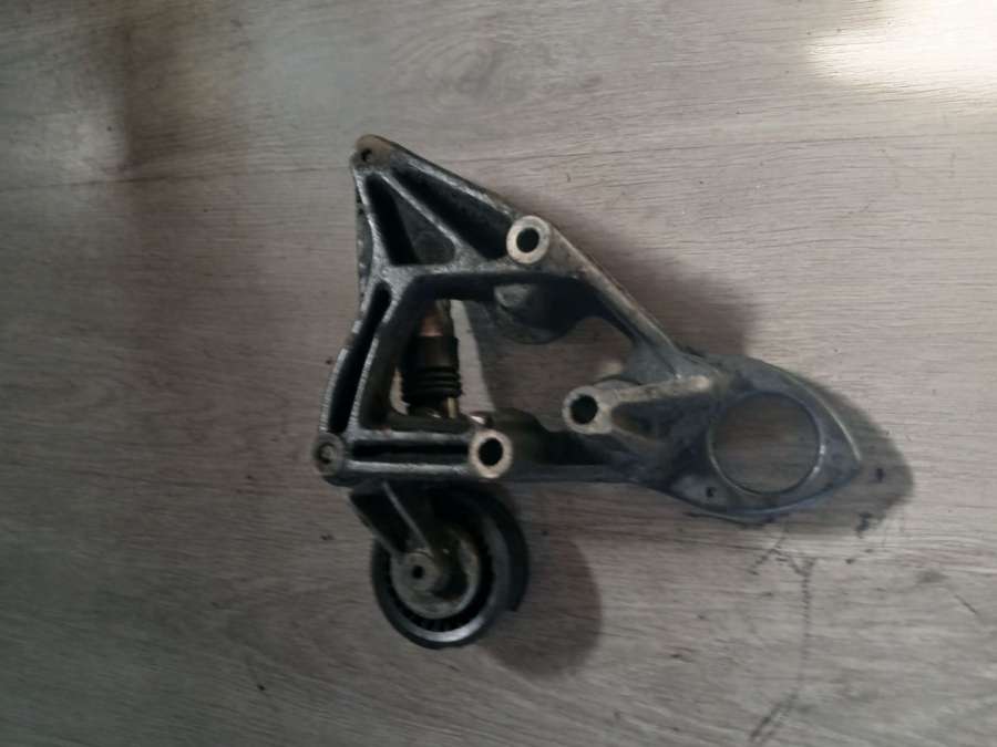 Кронштейн двигателя Volkswagen Crafter 1 2008г. | Фото № 2 Кронштейн двигателя Volkswagen Crafter 1 2008г. - Фото 2