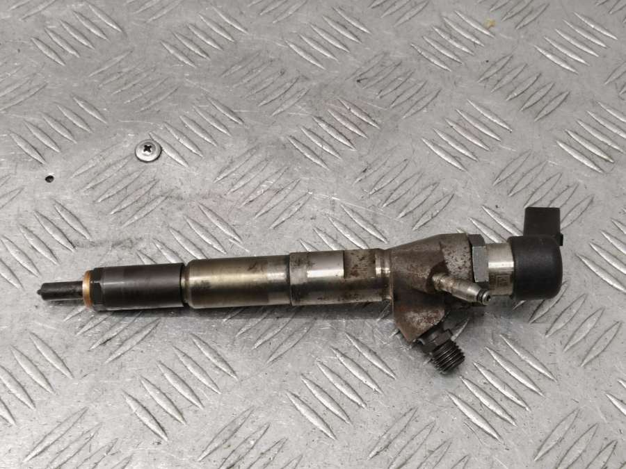 8201100113166006212R Форсунка Renault Scenic 2014г. | Фото № 1 8201100113166006212R Форсунка Renault Scenic 2014г. - Фото 1