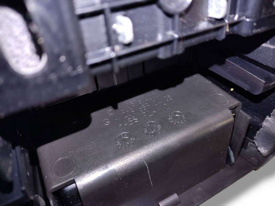 2036802539A2036830408 Центральный подлокотник Mercedes-Benz C W203/S203/CL203 W203 2002г. | Фото № 6 2036802539A2036830408 Центральный подлокотник Mercedes-Benz C W203/S203/CL203 W203 2002г. - Фото 6