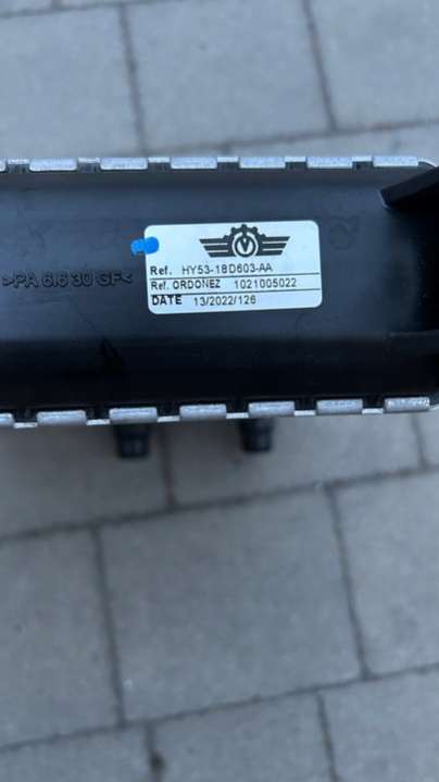 HY53-18D603-AA Радиатор (основной)  Aston Martin DB11 1 поколение (2016-2024) 2016г. | Фото № 3  HY53-18D603-AA Радиатор (основной)  Aston Martin DB11 1 поколение (2016-2024) 2016г. - Фото 3