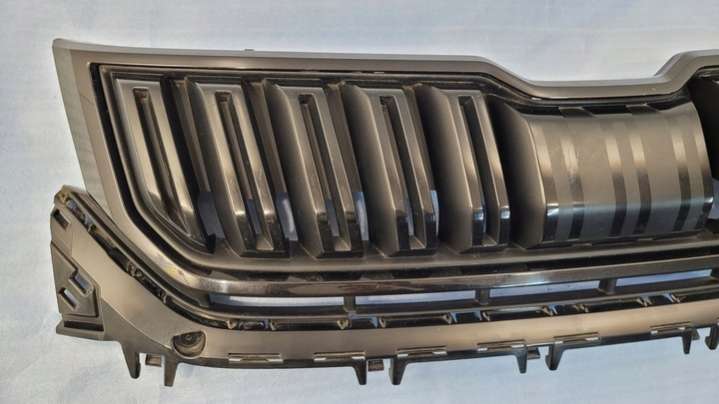 565853653B565853653 Решетка радиатора  Skoda Kodiaq 1 поколение (2016-2024) 2016г. | Фото № 4  565853653B565853653 Решетка радиатора  Skoda Kodiaq 1 поколение (2016-2024) 2016г. - Фото 4