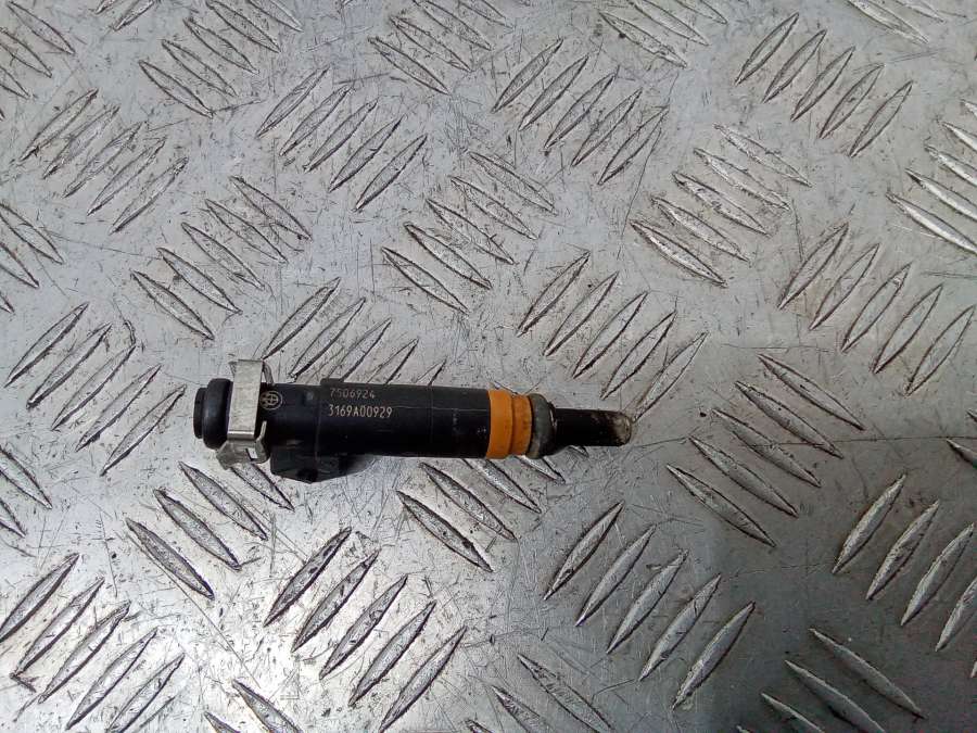 7506924 Форсунка топливная BMW 7 2003г. | Фото № 1 7506924 Форсунка топливная BMW 7 2003г. - Фото 1