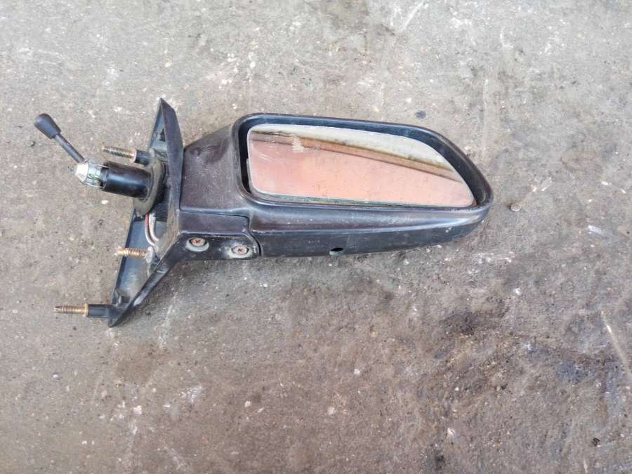 Зеркало наружное правое Mitsubishi Colt 3 1991г. | Фото № 2 Зеркало наружное правое Mitsubishi Colt 3 1991г. - Фото 2