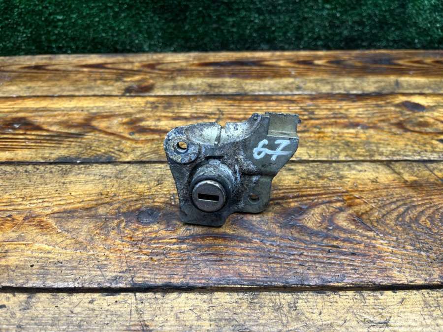 7M0827297 Личинка замка багажника Ford Galaxy 1 restailing 2001г. | Фото № 1 7M0827297 Личинка замка багажника Ford Galaxy 1 restailing 2001г. - Фото 1