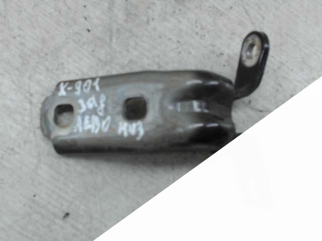 Петля боковой двери,лево,зад,низ Opel Astra J (2009 - 2018) Универсал 2012г. | Фото № 1 Петля боковой двери,лево,зад,низ Opel Astra J (2009 - 2018) Универсал 2012г. - Фото 1