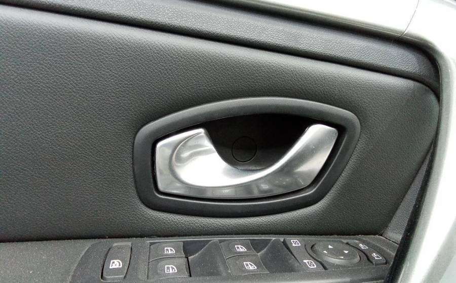 Ручка внутренняя двери передней левой Renault Laguna 2011г. | Фото № 1 Ручка внутренняя двери передней левой Renault Laguna 2011г. - Фото 1