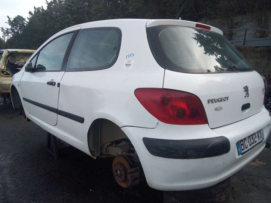 Петля крышки (двери) багажника Peugeot 307 (2001-2008) Хетчбэк 3дв. 2005г. | Фото № 6 Петля крышки (двери) багажника Peugeot 307 (2001-2008) Хетчбэк 3дв. 2005г. - Фото 6