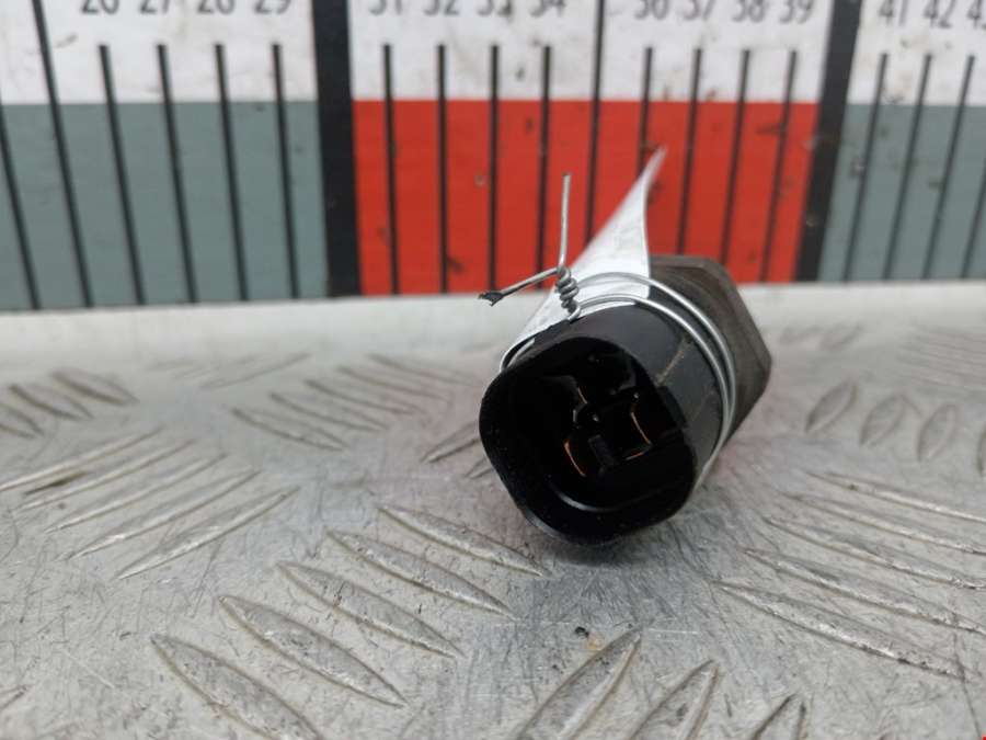 1H0959481B Датчик температуры охлаждающей жидкости Volkswagen Golf 4 (1997-2004) Хетчбэк 5дв. 1998г. | Фото № 2 1H0959481B Датчик температуры охлаждающей жидкости Volkswagen Golf 4 (1997-2004) Хетчбэк 5дв. 1998г. - Фото 2